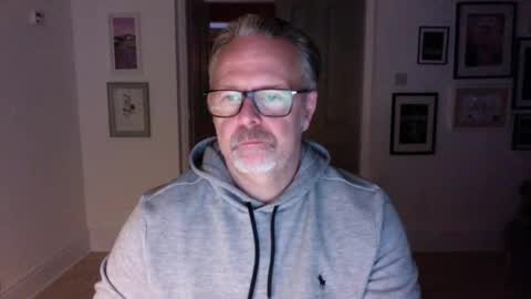 girlsandbikes online show from 03/28/26, 12:21