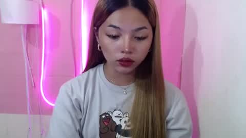 Snapshot of girlthatuneedxxx chatting on 03/02/25, 05:44 Rhaine online show from 03/02/25, 05:44