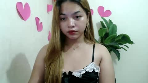 Snapshot of girlthatuneedxxx chatting on 03/07/25, 05:08 Rhaine online show from 03/07/25, 05:08