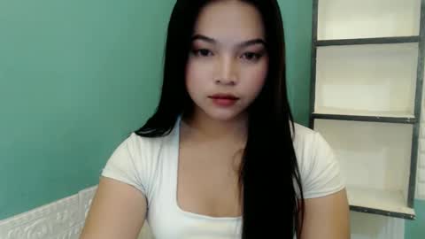 Snapshot of girlthatuneedxxx chatting on 09/13/25, 05:02 Rhaine online show from 09/13/25, 05:02