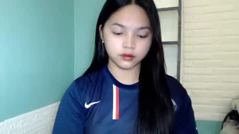 Snapshot of girlthatuneedxxx chatting on 10/06/25, 08:23 Rhaine online show from 10/06/25, 08:23