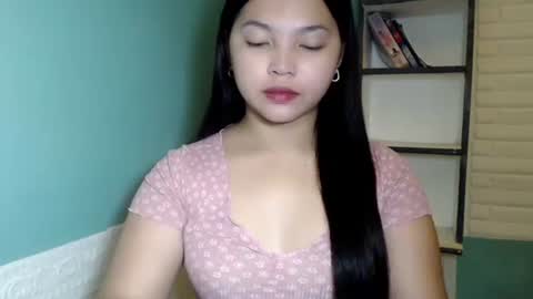 Snapshot of girlthatuneedxxx chatting on 11/28/25, 07:16 Rhaine online show from 11/28/25, 07:16