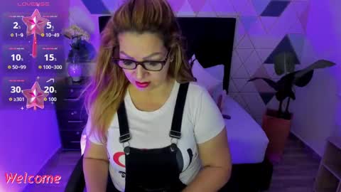 Snapshot of gisela27 chatting on 09/15/25, 12:27 Gisella online show from 09/15/25, 12:27