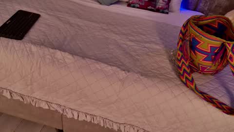     online show from 10/26/25, 10:10