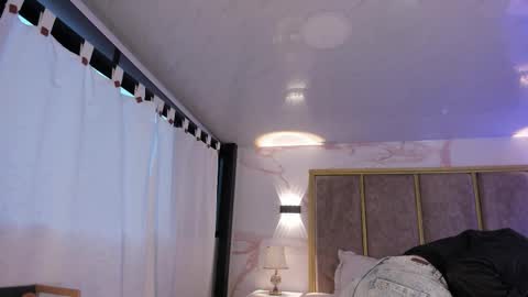     online show from 11/27/25, 11:01