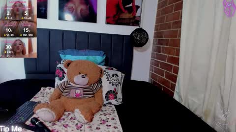  Kylie  online show from 10/14/25, 02:23