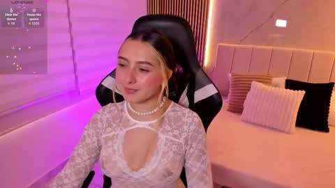 Snapshot of giselle_laurens_ chatting on 02/13/26, 08:27 Giselle online show from 02/13/26, 08:27