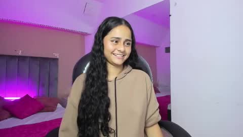 Snapshot of giselle_roldan chatting on 06/07/26, 03:54 GISELLE ROLDAN online show from 06/07/26, 03:54