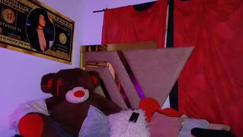 . Gisel Reyes . online show from 02/27/26, 10:21