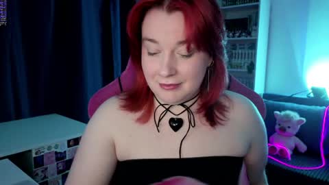 Snapshot of gitera_ chatting on 06/19/26, 09:29 AlexaMillis online show from 06/19/26, 09:29