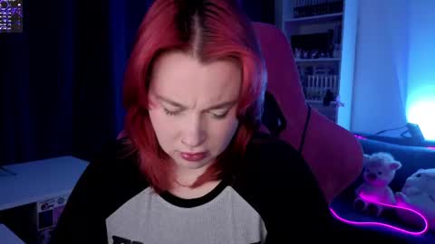 Snapshot of gitera_ chatting on 06/25/26, 09:52 AlexaMillis online show from 06/25/26, 09:52