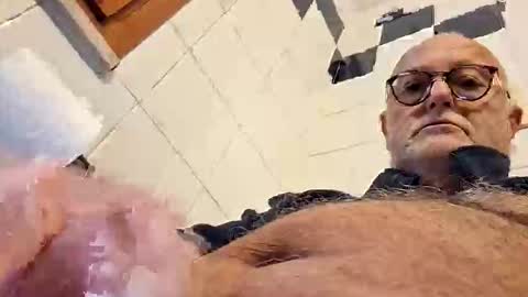 giutomma930394 online show from 03/01/26, 10:28