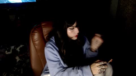 Snapshot of givenom chatting on 11/07/25, 03:06 dirtyvenom online show from 11/07/25, 03:06