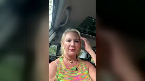 Snapshot of gl1tter_barbie chatting on 03/13/26, 01:07 Gl1tter Barbie online show from 03/13/26, 01:07