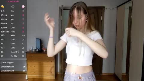 Snapshot of gladissoter chatting on 02/08/26, 07:12 Violetta online show from 02/08/26, 07:12