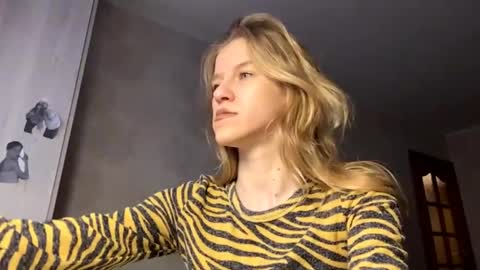 gladyswigg online show from 04/11/26, 03:16