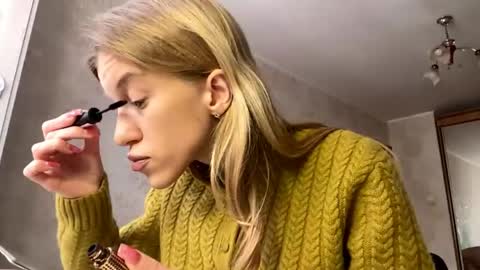 gladyswigg online show from 04/12/26, 03:06