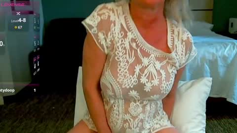 Gwendolyn online show from 01/21/25, 09:36