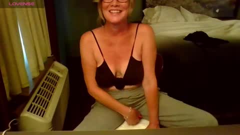 Gwendolyn online show from 06/04/26, 01:11