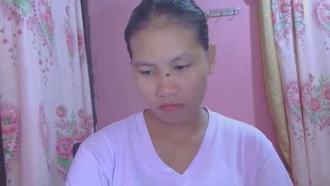 Snapshot of glamgoddess23 chatting on 10/19/25, 05:30 glamgoddess23 online show from 10/19/25, 05:30