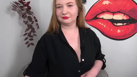 Snapshot of glamorousnikki chatting on 02/05/26, 02:11 Nikki online show from 02/05/26, 02:11