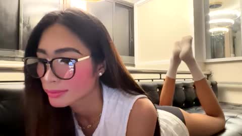 gleiahong online show from 04/19/26, 02:49