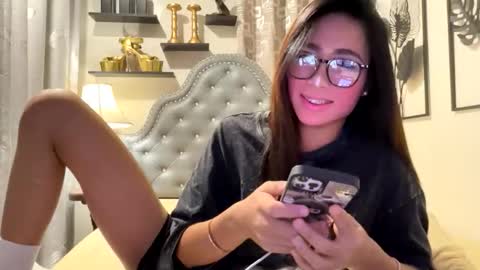 gleiahong online show from 06/07/26, 12:42