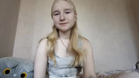 Laura online show from 04/15/26, 08:10