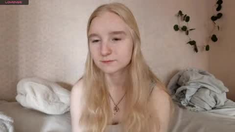 Laura online show from 05/25/26, 03:12