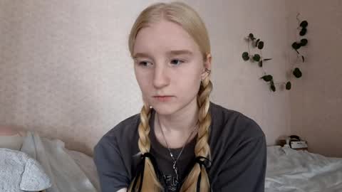 Laura online show from 05/26/26, 05:14