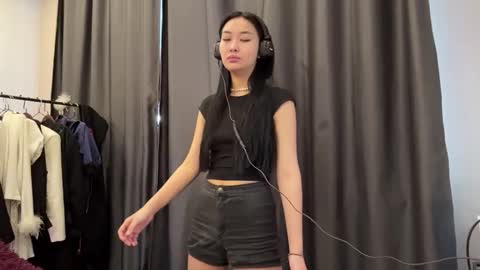 Mia online show from 03/23/26, 09:24