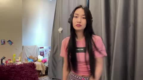 Mia online show from 03/31/26, 09:32