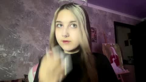 Snapshot of glenniekinney chatting on 04/15/26, 12:34 Kelly online show from 04/15/26, 12:34