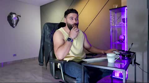 Matthew .. for short call me Matt online show from 03/10/25, 03:52