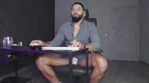 Matthew .. for short call me Matt online show from 10/03/25, 07:44