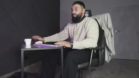 Matthew .. for short call me Matt online show from 11/01/25, 11:18