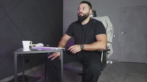 Matthew .. for short call me Matt online show from 11/03/25, 01:29