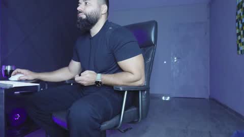 Matthew .. for short call me Matt online show from 11/27/25, 07:49