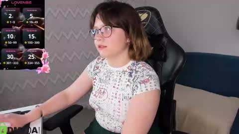 glimmer_goddesss online show from 09/13/25, 08:36