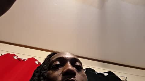 Snapshot of glomightyj chatting on 12/19/25, 05:25 glomightyj online show from 12/19/25, 05:25