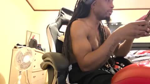 glomightyj online show from 04/15/26, 01:29