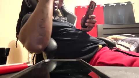 glomightyj online show from 04/17/26, 11:08