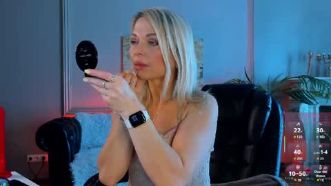 Snapshot of gloria_lovely chatting on 06/17/26, 10:50 Gloria online show from 06/17/26, 10:50
