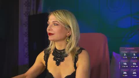 Snapshot of gloria_lovely chatting on 06/23/26, 10:35 Gloria online show from 06/23/26, 10:35
