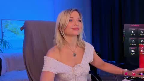 Snapshot of gloria_lovely chatting on 07/16/26, 11:38 Gloria online show from 07/16/26, 11:38