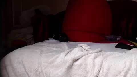 Gloria online show from 10/17/25, 06:27