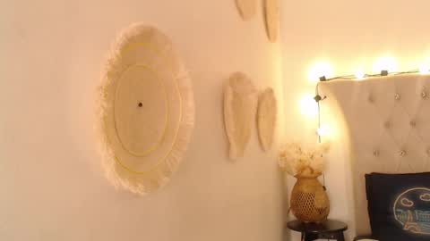 Snapshot of glory_shine chatting on 01/14/26, 12:33 Glory online show from 01/14/26, 12:33