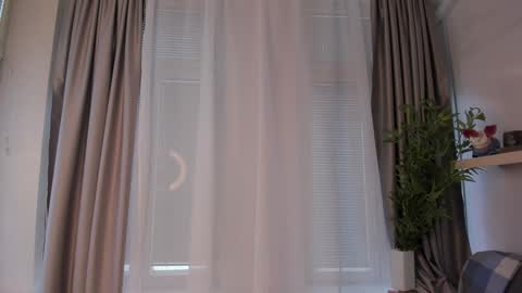 Ann Eliz and Gigi online show from 02/20/26, 09:43