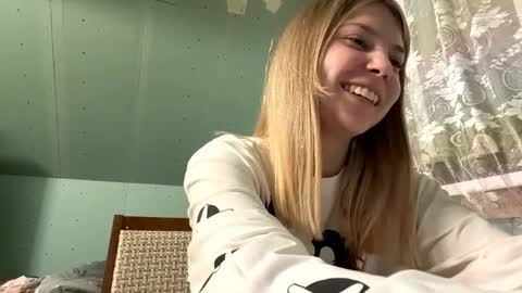 glyndabrierre online show from 04/13/26, 04:23