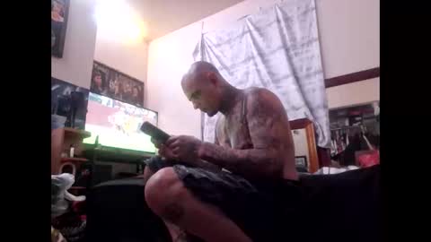 Snapshot of gnasty83 chatting on 12/01/25, 04:06 gnasty83 online show from 12/01/25, 04:06